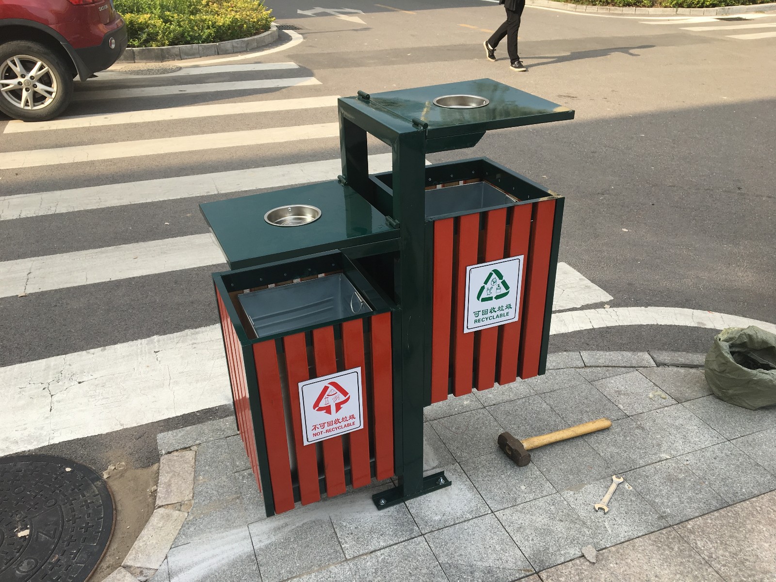 戶外分類(lèi)鋼木垃圾桶YTD07