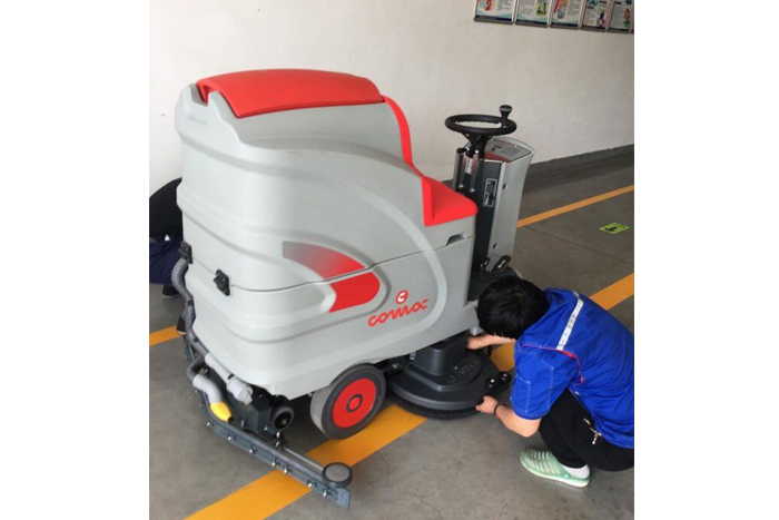 鋼廠用電動駕駛式洗地機(jī)100B